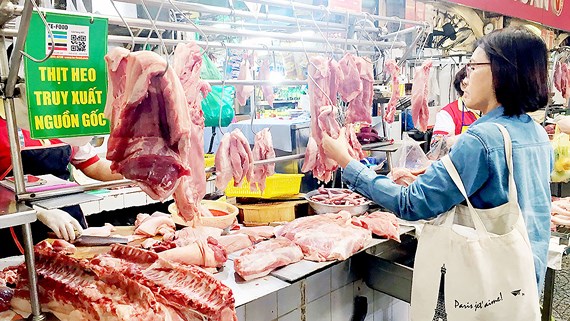 Giá thịt heo bán lẻ tại Hà Nội ngang ngửa với TP.HCM