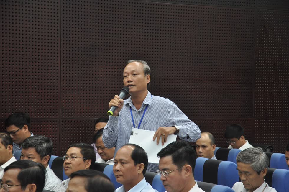 Ông Nguyễn Hữu Hinh bị số điện thoại nhắn tin tự xưng là người Tổng cục 2 yêu cầu hủy thầu.