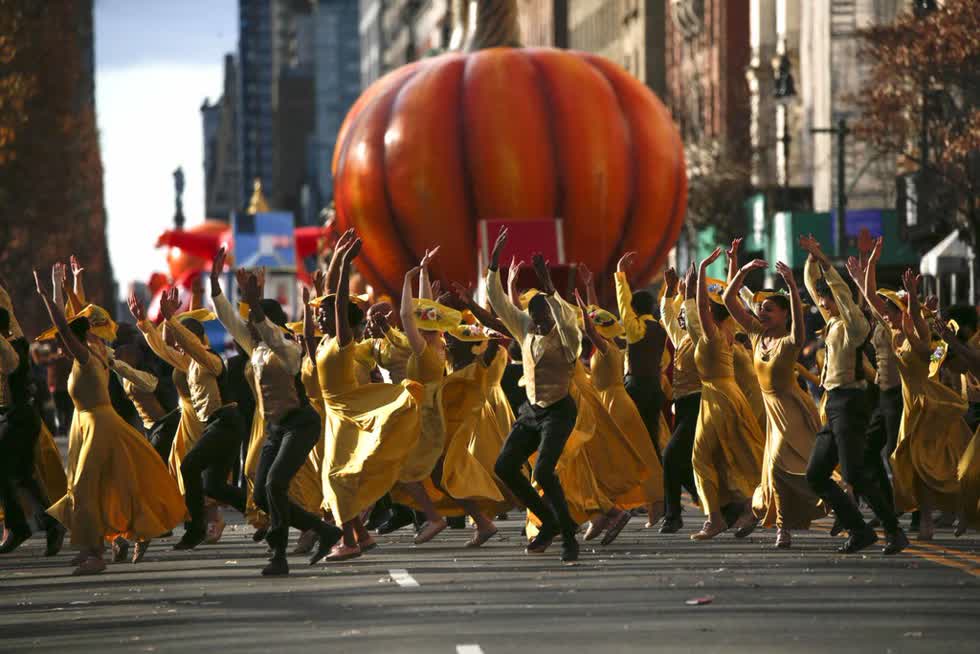 Mãn nhãn với màn diễu hành bóng bay khổng lồ ở New York trong dịp lễ Tạ ơn