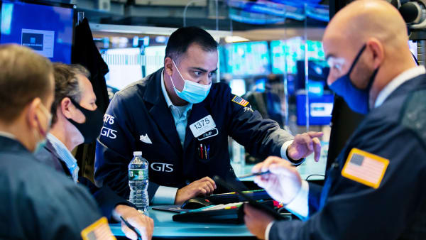 Dow tăng hơn 100 điểm vào đầu tuần, cổ phiếu công nghệ dẫn đầu mức tăng. Ảnh minh họa
