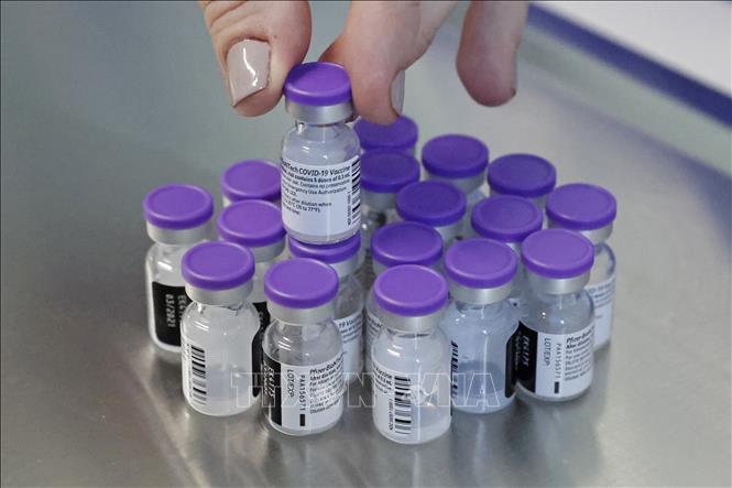 Vaccine phòng COVID-19 của hãng dược phẩm Pfizer-BioNtech. Ảnh: AFP/TTXVN