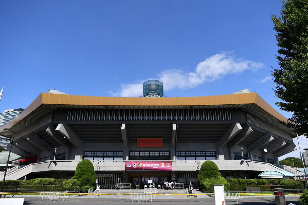 Hình ảnh bên ngoài Nippon Budokan. Ảnh: AFP.