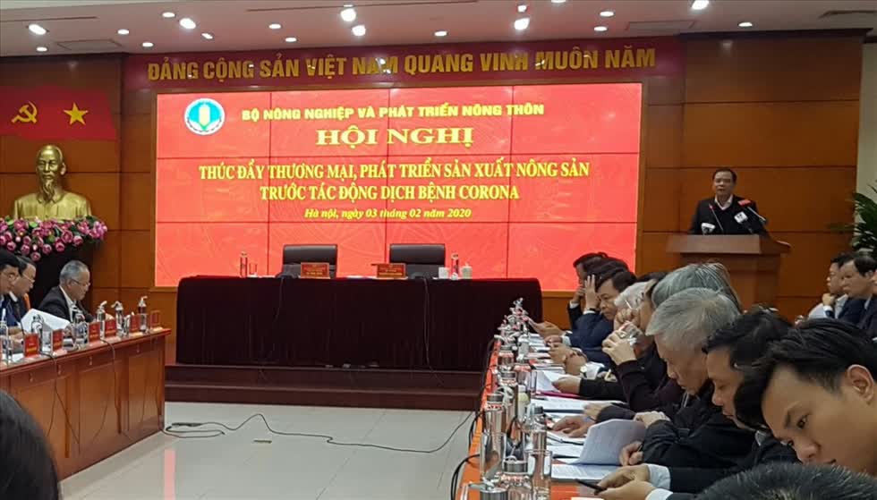   Bộ trưởng Bộ NN&PTNT Nguyễn Xuân Cường: Bộ NN&PTNT sẽ nghiên cứu, tư vấn để điều chỉnh một số cây trồng cho phù hợp với nhu cầu tiêu thụ, tránh xảy ra việc sản xuất ồ ạt, dư thừa so với nhu cầu thị trường.  