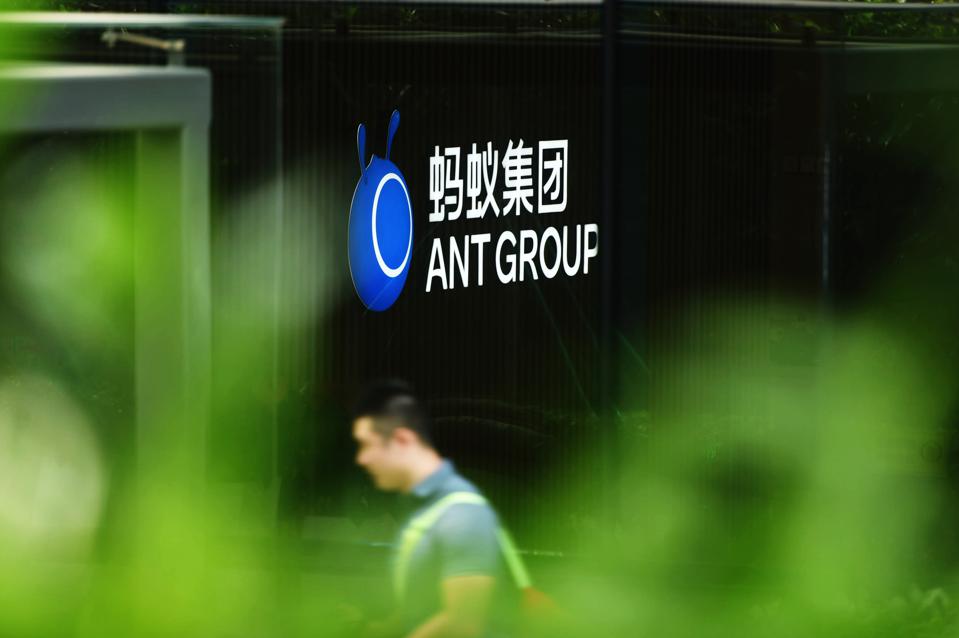 Việc dừng IPO của Ant là một trong những dấu hiệu đầu tiên cho thấy sự đàn áp của Trung Quốc đối với ngành công nghiệp thương mại điện tử Internet. Ảnh: Getty