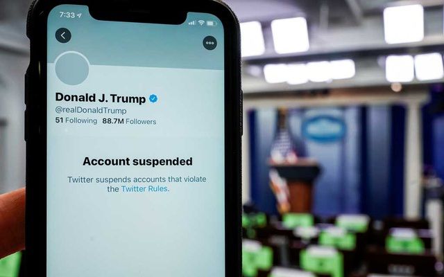 Việc Twitter quyết định đóng vĩnh viễn tài khoản của ông Trump gây nên phản ứng trái chiều. Ảnh: Twitter