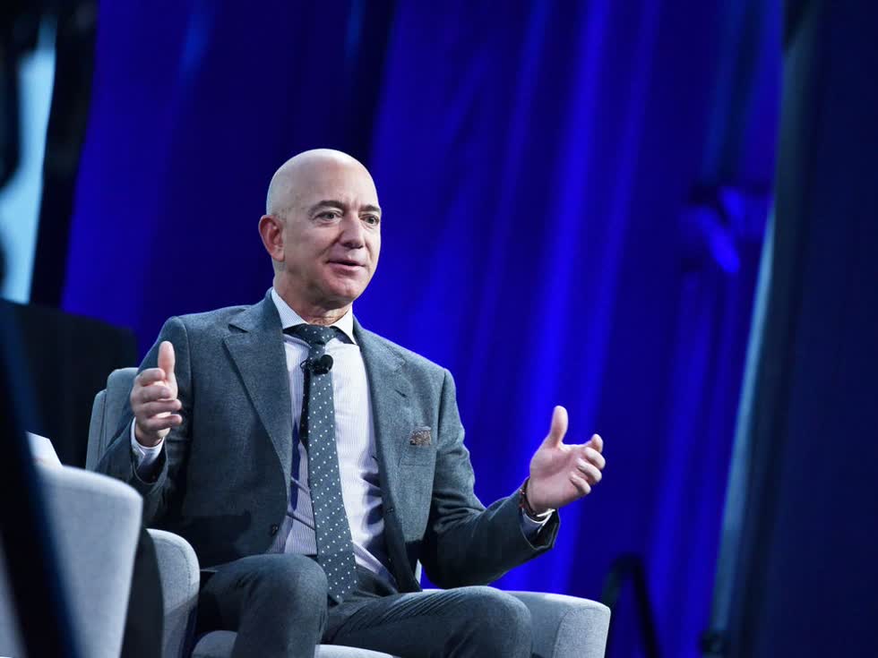    Tỷ phú Jeff Bezos đã chi khoản tiền 10 tỉ USD trong năm 2020 cho mục đích từ thiện. Ảnh: AFP  