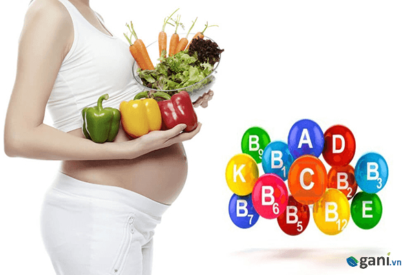   Mẹ bầu nên bổ sung các loại vitamin thông qua các thực phẩm hoặc uống thêm thuốc do bác sĩ kê đơn.  