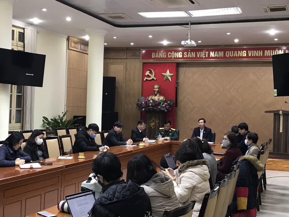 Chiều 5/1, Sở Y tế Hà Nội tổ chức họp khẩn liên quan ca bệnh vừa dương tính với SARS-CoV-2 ở Quảng Ninh. Ảnh: Zing