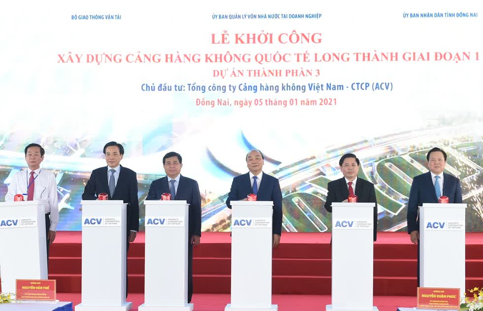 Thủ tướng cùng lãnh đạo các Bộ, ngành, địa phương bấm nút khởi công  sân bay Long Thành . Ảnh: VGP