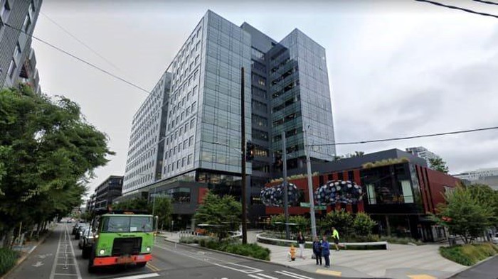 Nhân viên làm việc tại trụ sở chính của Amazon ở thành phố Seattle (Mỹ) bị nhiễm COVID-19.