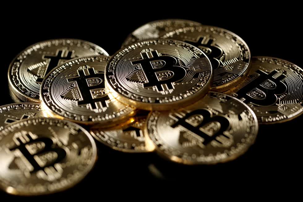 Bitcoin đã có một năm tuyệt vời, bắt đầu ở mức 7.177 USD và giao dịch ở mức 18.250 USD. Vẫn còn thời gian để nó đạt mức cao nhất mọi thời đại khoảng 20.000 USD. Ảnh: Reuters
