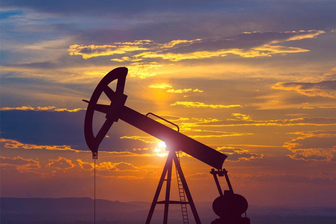 Giá dầu lại giảm khi Mỹ bất ngờ tăng sản lượng