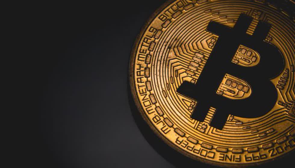 Bitcoin tăng giá khả quan trong top 10 tiền ảo.