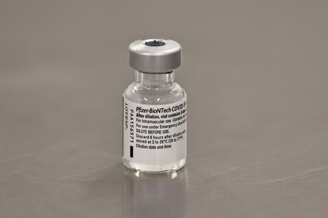   Vaccine COVID-19 của Pfizer. Ảnh: Reuters  