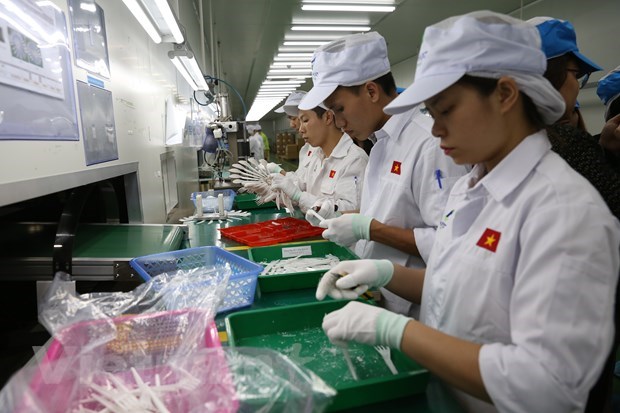    ADB nâng dự báo tăng trưởng GDP năm 2020 của Việt Nam từ 1,8% lên 2,3%. Ảnh: Vietnam+  