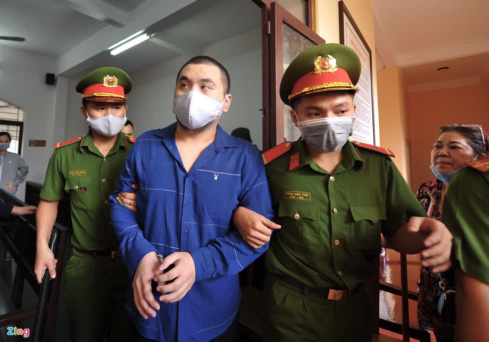 Bị cáo Nguyễn Trần Hoàng Phong tại phiên tòa ngày 15/12. Ảnh: Zing