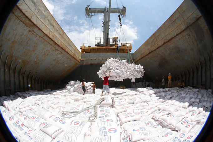 Giá gạo bán lẻ giảm nhẹ tại các chợ