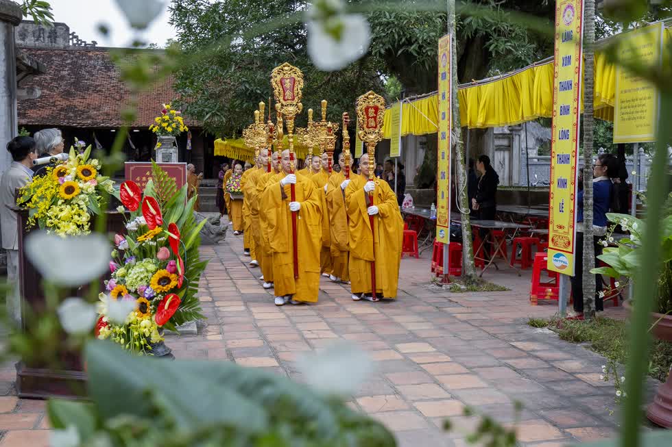 Lễ rước Phật Hoàng. 
