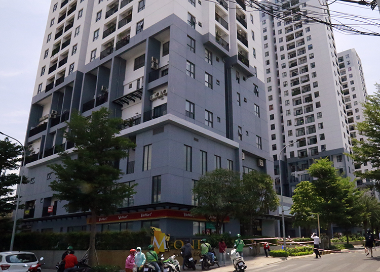  Hai block chung cư M.One Nam Sài Gòn bị phong tỏa. Ảnh: Vnexpress.