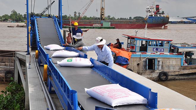 Việt Nam tạm dừng xuất khẩu gạo để đảm bảo an ninh lương thực.