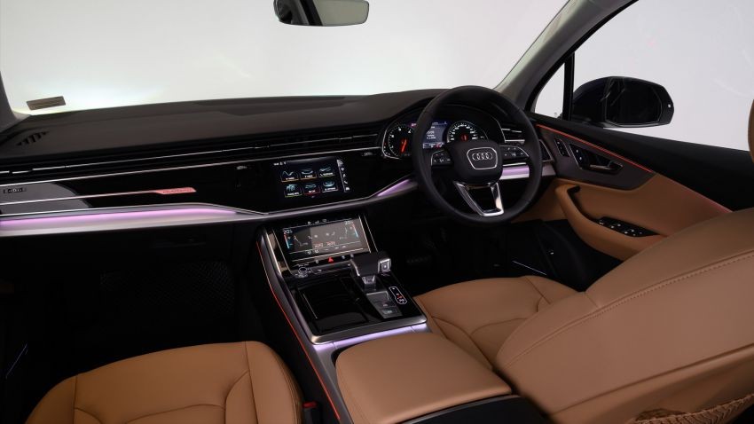 Khoang lái Audi Q7 2020 cho thị trường Thái Lan.