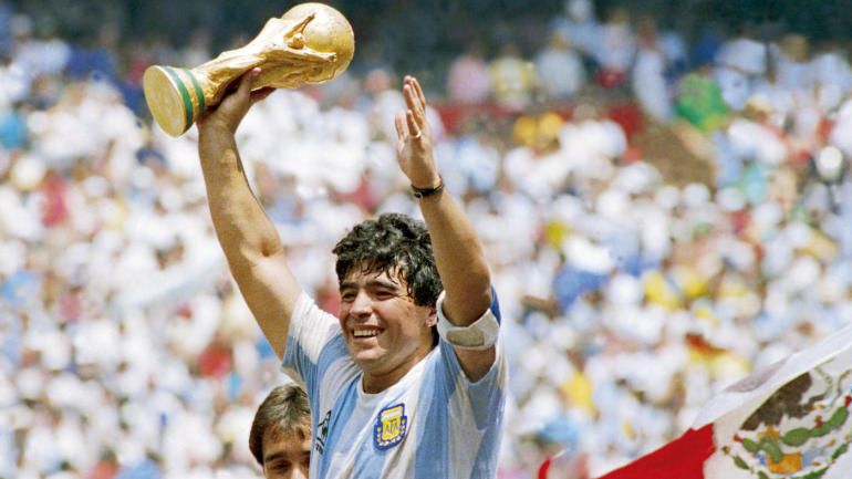Trong suốt sự nghiệp vẻ vang của mình Maradona đã đưa người hâm mộ bóng đá Argentina trải qua mọi cung bậc cảm xúc. (Nguồn: Getty Images)