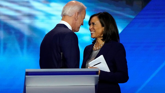 Ông Joe Biden và người tranh cử cùng Kamala Harris. Ảnh: Reuters