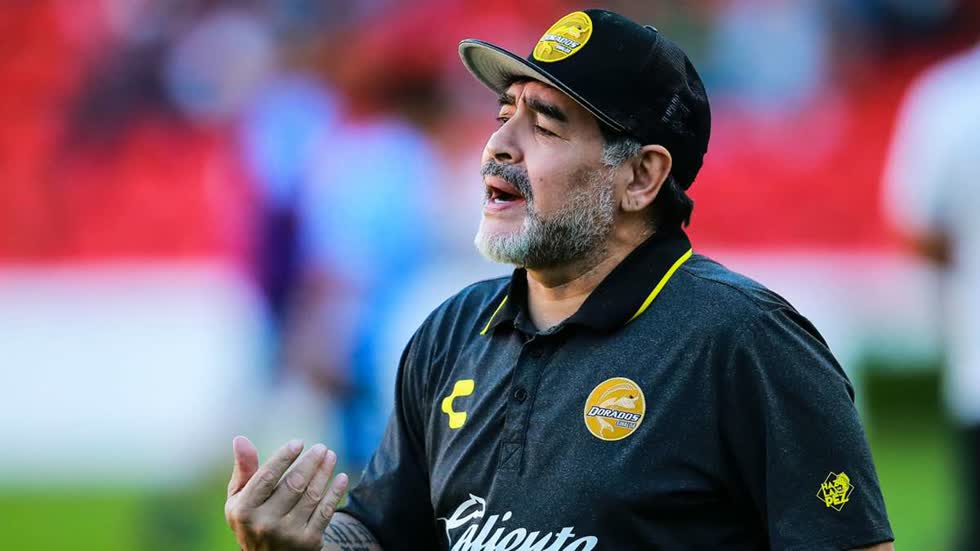 Maradona trong vai trò huấn luyện viên trưởng của câu lạc bộ Dorados. Ảnh: Getty