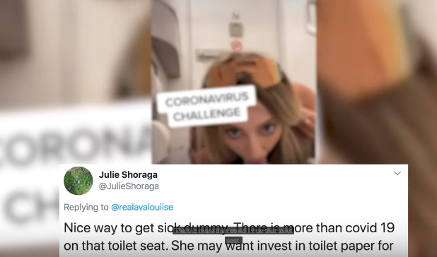   Một cô gái khác cũng gây phẫn nộ trên mạng xã hội khi đăng tải đoạn video ghi lại cảnh cô ta đang liếm bồn cầu trên máy bay và thách thức người xem làm theo.  