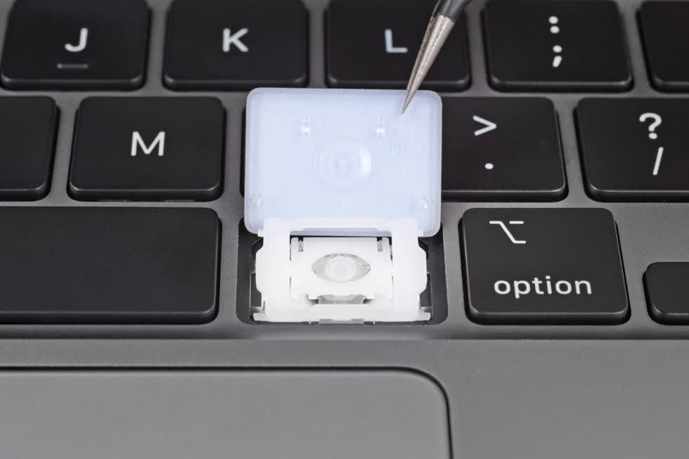 Bên trong MacBook Air 2020 có gì đáng chú ý