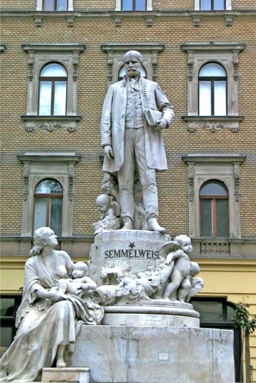   Tượng đài tưởng niệm Semmelweis tại quê nhà Budapest, Hungary  