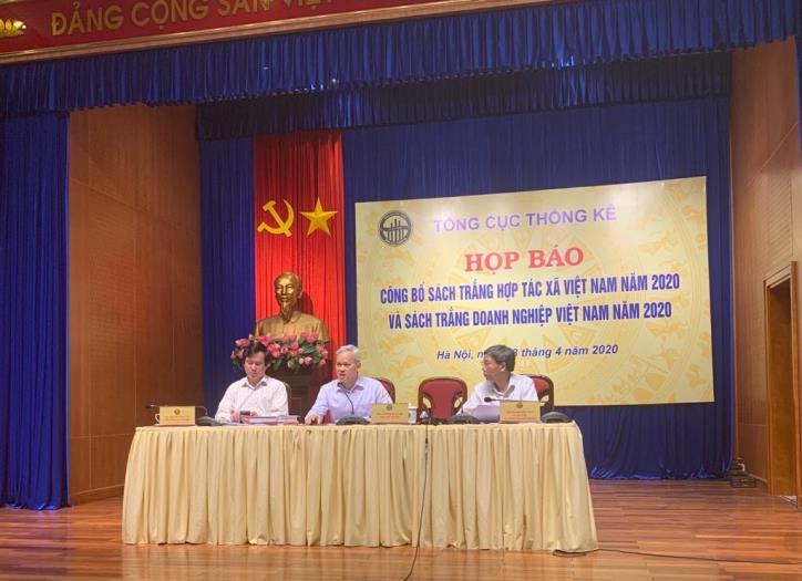   Họp báo công bố sách trắng Hợp tác xã Việt Nam năm 2020 và sách trắng doanh nghiệp Việt Nam năm 2020. Ảnh: TTXVN  