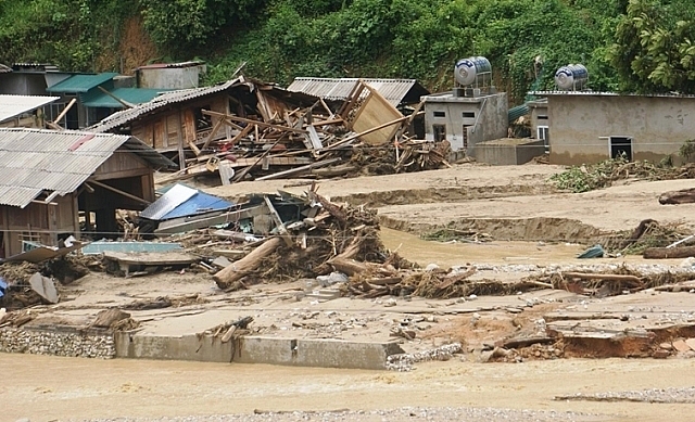 Bão Linfa (bão số 6) gây thiệt hại nặng nề cho nhiều tỉnh thuộc khu vực miền Trung.