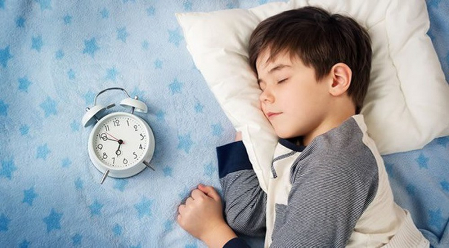 Trẻ ngủ đủ giấc mới khỏe mạnh, có hệ miễn dịch tốt chống chọi với dịch bệnh.