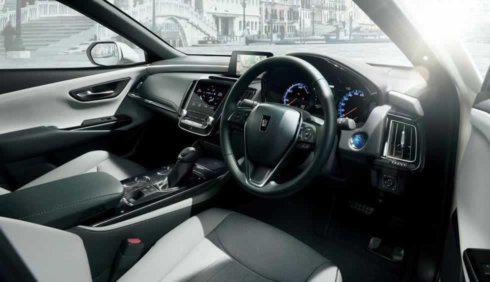 Nội thất bên trong Toyota Crown Elegance Style II 2020.