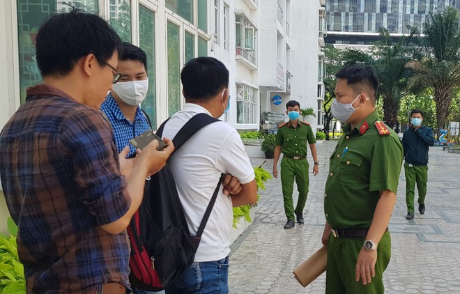 Cảnh sát có mặt tại khu căn hộ New Saigon.