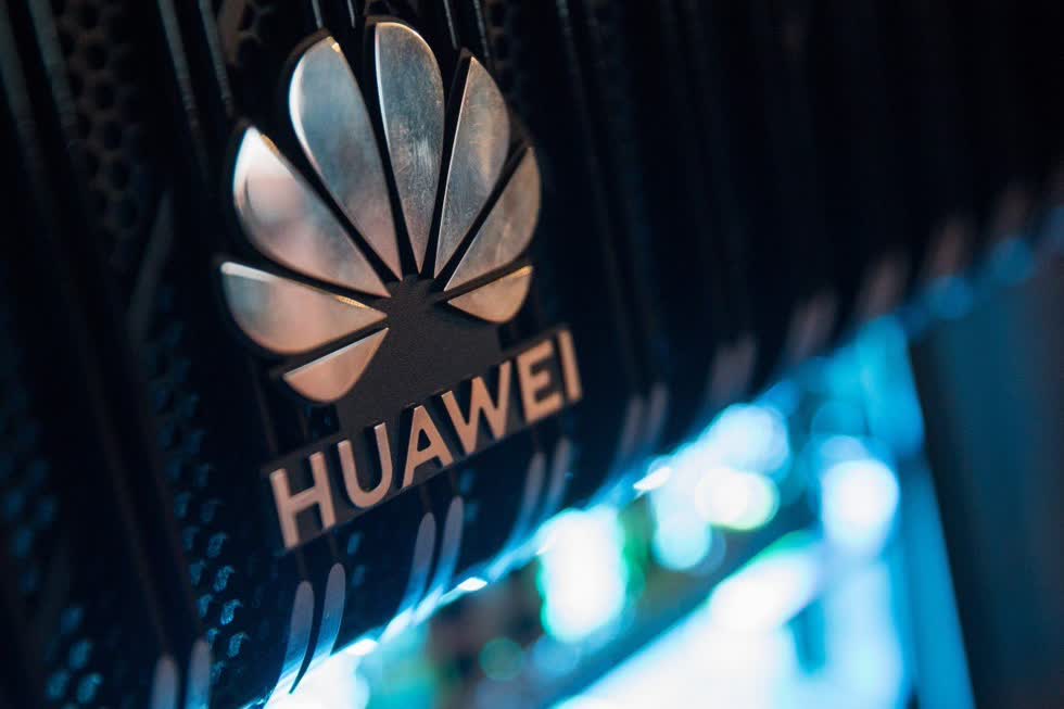 Huawei lo ngại các lệnh hạn chế mới từ Mỹ. Ảnh minh họa: Bloomberg.
