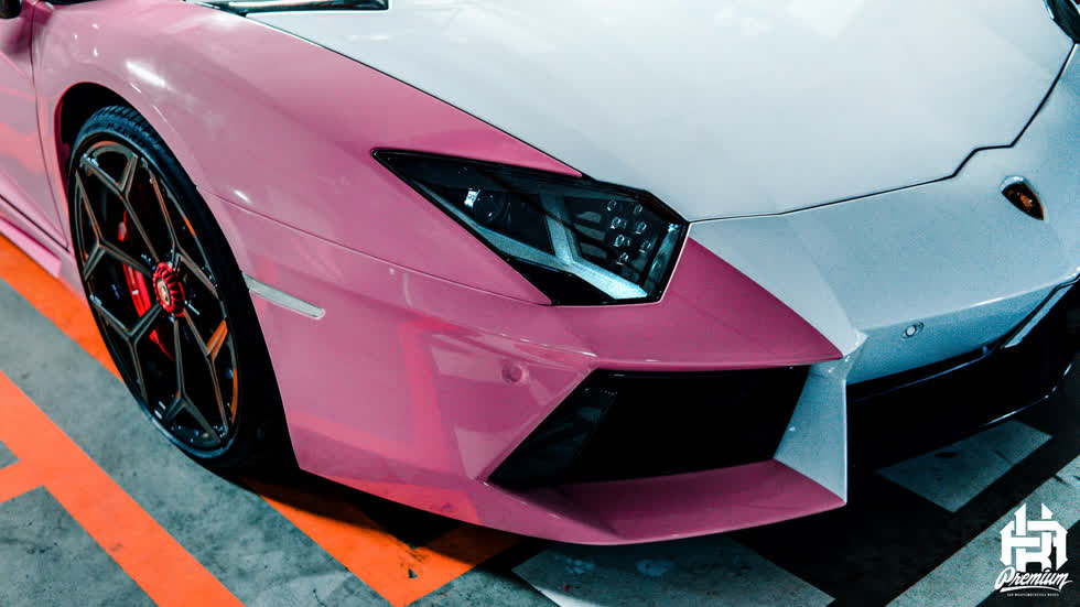 Chiếc Lamborghini Aventador LP700-4 chính hãng duy nhất tại Việt Nam 'thay áo' mới