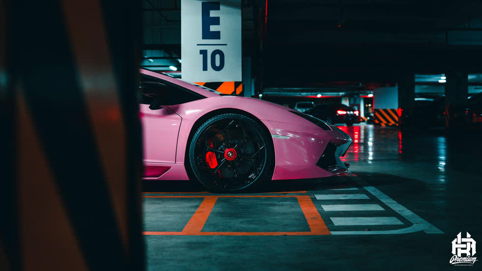Chiếc Lamborghini Aventador LP700-4 chính hãng duy nhất tại Việt Nam 'thay áo' mới