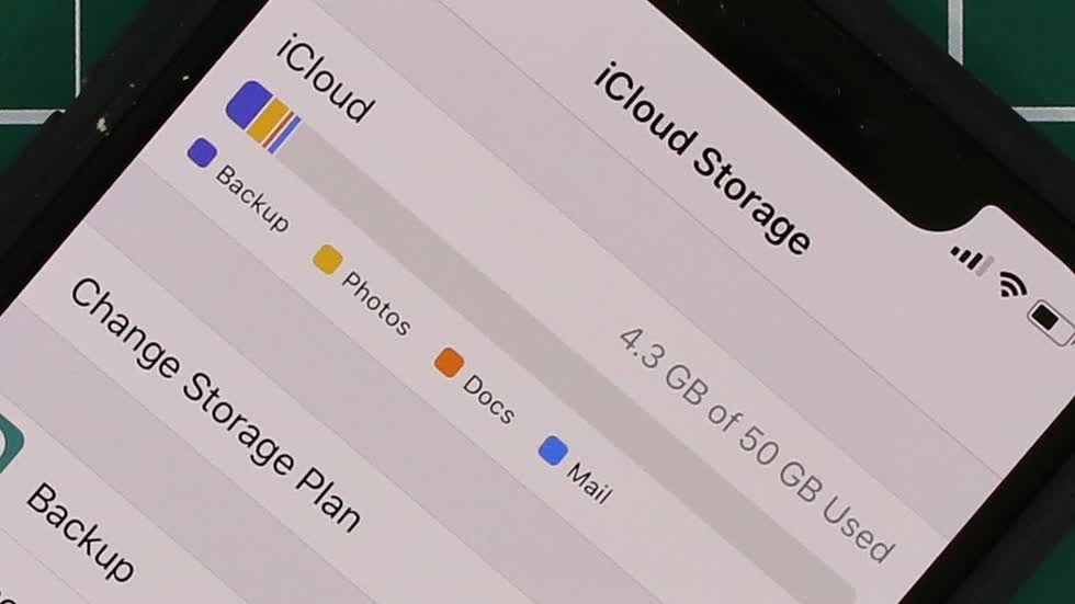 Đây sẽ là lựa chọn đáng cân nhắc dành cho những ai dùng iPhone. Giống với Google Photos, iCloud là kho dữ liệu đám mây cho toàn bộ dịch vụ của Apple.