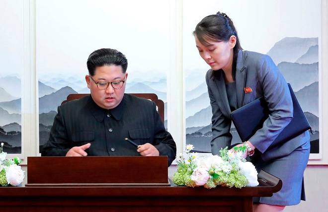 Ông Kim Jong Un và em gái Kim Yo Jong năm 2018. Ảnh: Korea Summit Press Pool.
