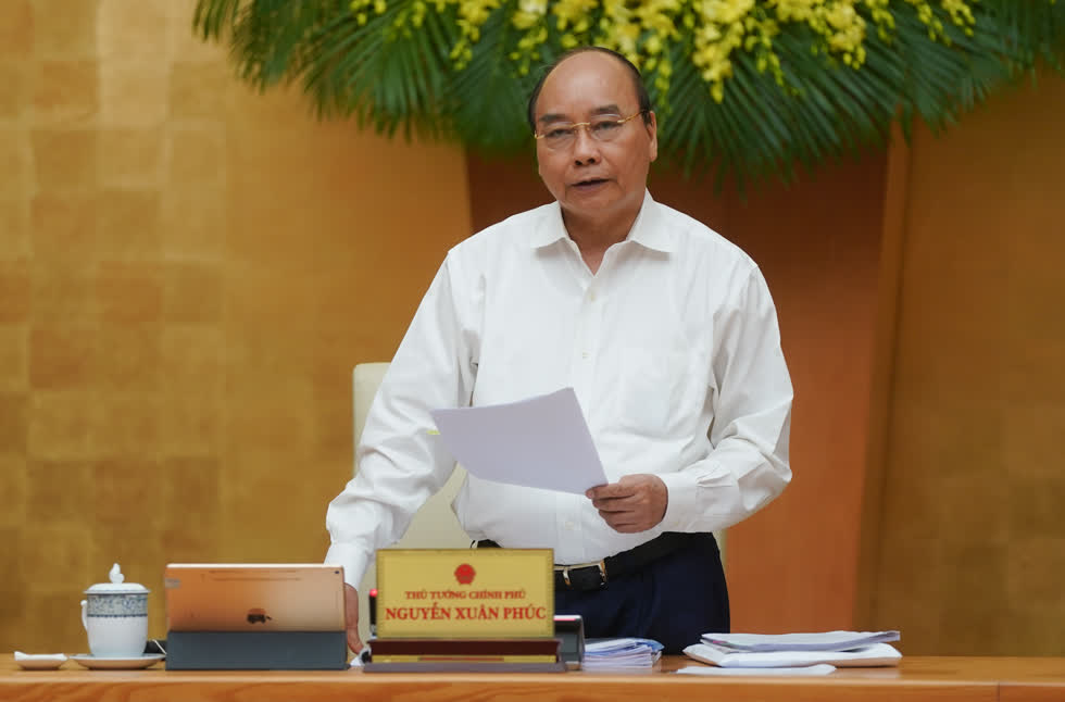 Thủ tướng Nguyễn Xuân Phúc phát biểu tại phiên họp thường kfy sáng nay (5/5). Ảnh: VGP