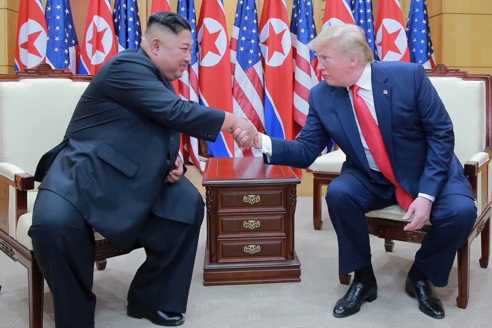 Chủ tịch Triều Tiên Kim Jong-un và Tổng thống Mỹ Donald Trump. Ảnh: Reuters