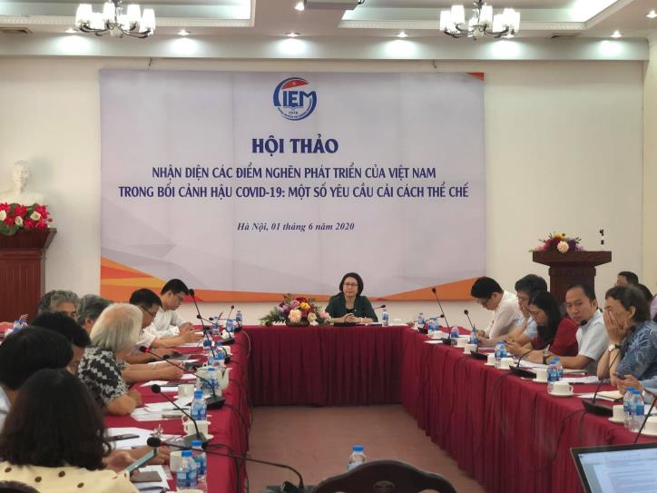Buổi hội thảo “Nhận diện các điểm nghẽn phát triển của Việt Nam trong bối cảnh hậu COVID-19: