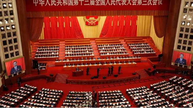 Thủ tướng Trung Quốc Lý Khắc Cường phát biểu trong buổi khai mạc Đại hội Đại biểu Nhân dân Toàn quốc (tức Quốc Hội) tại Đại sảnh đường Nhân Dân, Bắc Kinh ngày 22/05/2020. (Ảnh: Reuters).