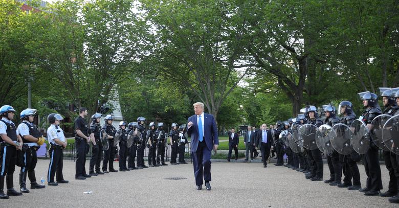 Trump có thể dùng lực lượng quân đội để chống lại người biểu tình?