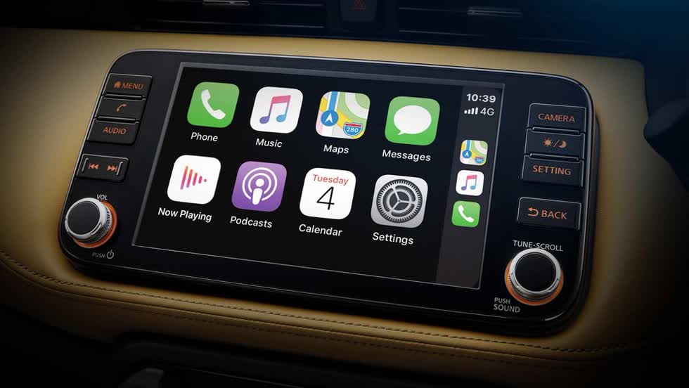   Bảng đồng hồ kỹ thuật số của Nissan Kicks 2020. Màn hình trung tâm hỗ trợ Apple CarPlay.  