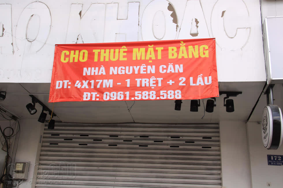 Hậu COVID-19: Mặt tiền cho thuê xuất hiện đầy rẫy ở Sài Gòn
