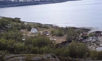 Sạt lở kinh hoàng ở Na Uy, cuốn trôi 8 căn nhà ra biển