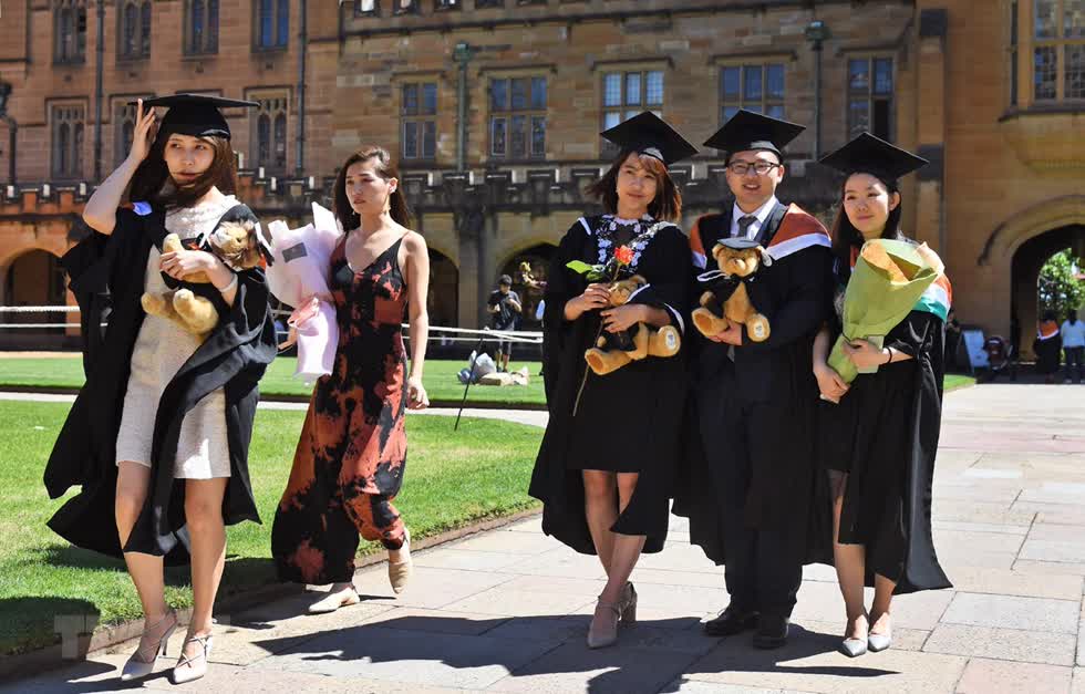 Sinh viên nước ngoài tại trường đại học Sydney, Australia. Ảnh: AFP